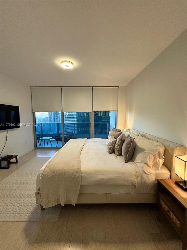 Building Photo - 200 Biscayne Blvd Way