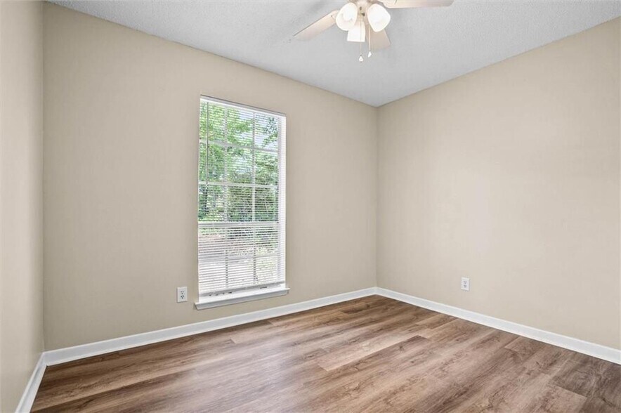Building Photo - 5417 Quail Run E