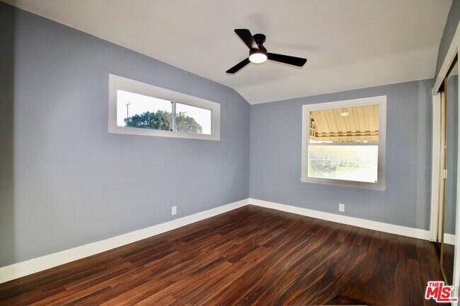 Building Photo - 7610 Kelvin Ave