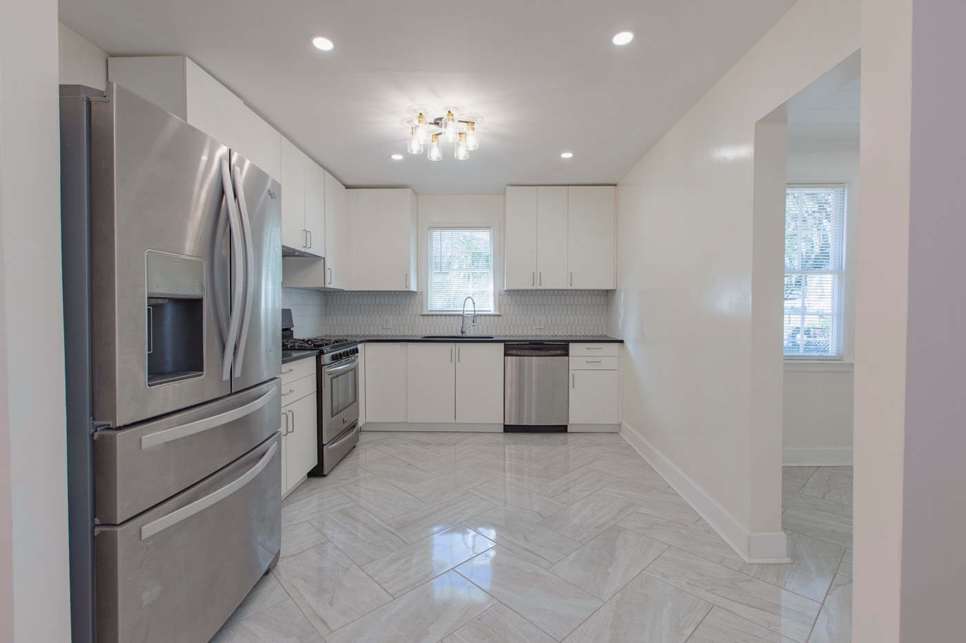 Kitchen - 1532 E 53rd St