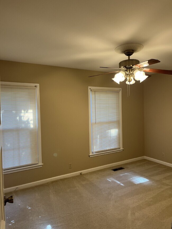 Building Photo - "Charming 3-Bed Sanctuary with Finished Ba...