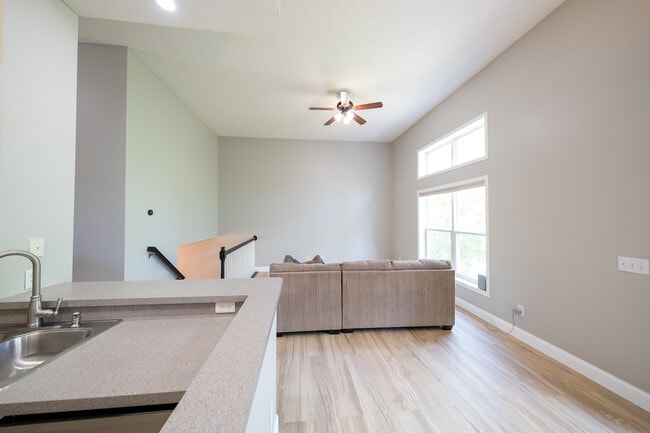 Building Photo - 5008 Bluff Heights Trail SE