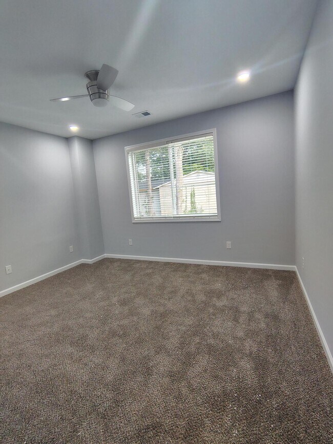 Building Photo - 1061B Pinecrest Ave NW