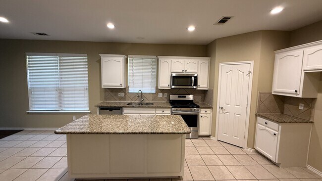 Building Photo - 507 Mesa Ridge Ct