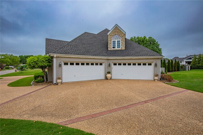 Building Photo - 9 W Leiston Dr