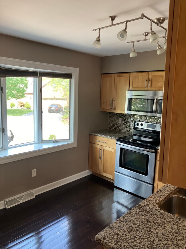 Building Photo - 77 Hennig Dr