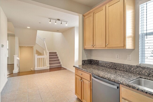Building Photo - 581 Bridgeport Terrace