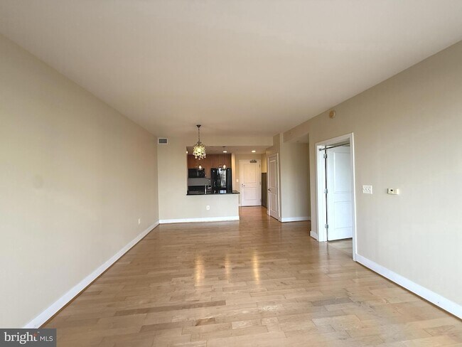 Building Photo - 4101 Albemarle St NW