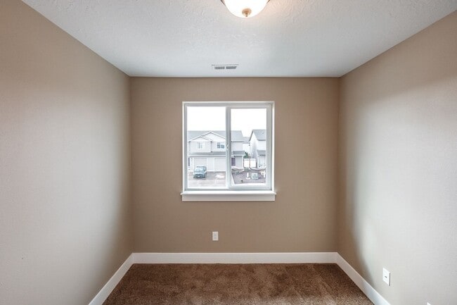 Building Photo - 270-272 Gwinn Street E