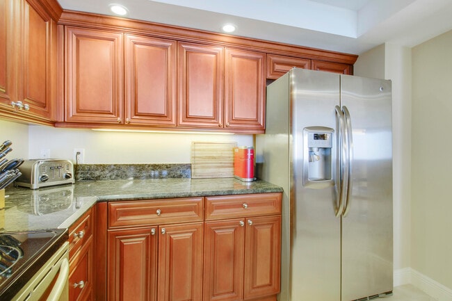 Building Photo - 3000 N Ocean Dr