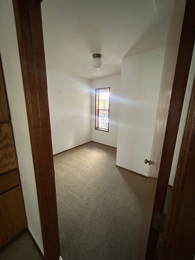 Building Photo - Spacious 4-Bedroom Home in Prime Wenatchee Location