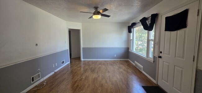 Building Photo - 2713 Dill Dr