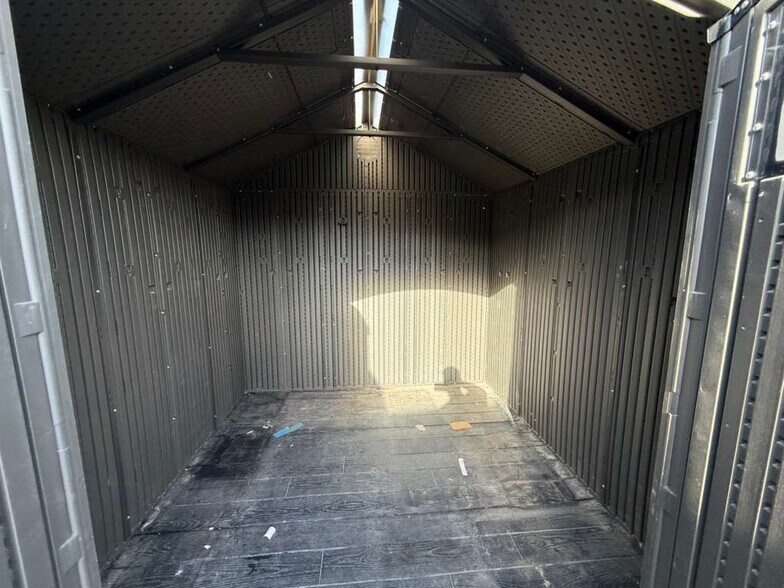 Storage - 495 Queen Anne Dr