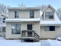 Building Photo - Large 1br in Townhome with Garage and Deck(Heat Included)