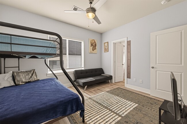 Building Photo - 6744 Del Rio St