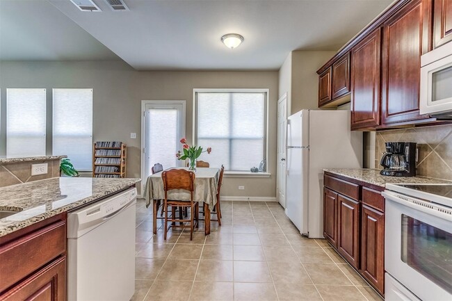 Building Photo - 3649 Vienna St