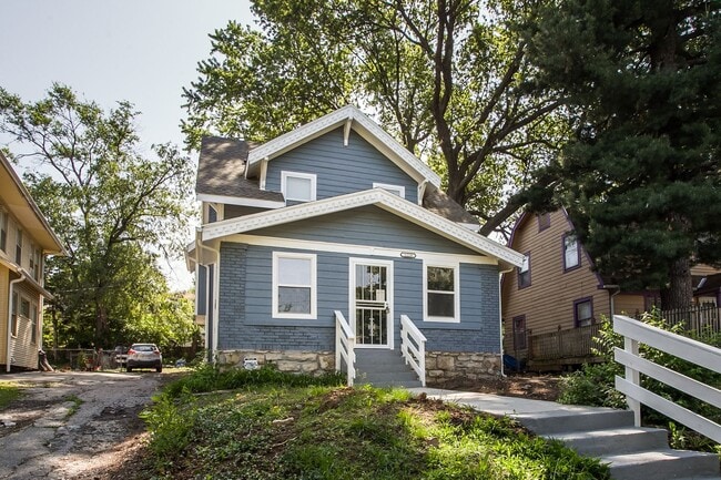 Primary Photo - 5229 Brookwood Ave