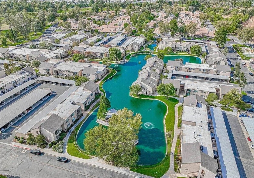 Building Photo - 24518 Nicklaus Dr