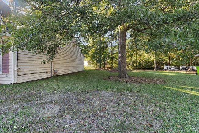 Building Photo - 1615 RaceTrack Rd