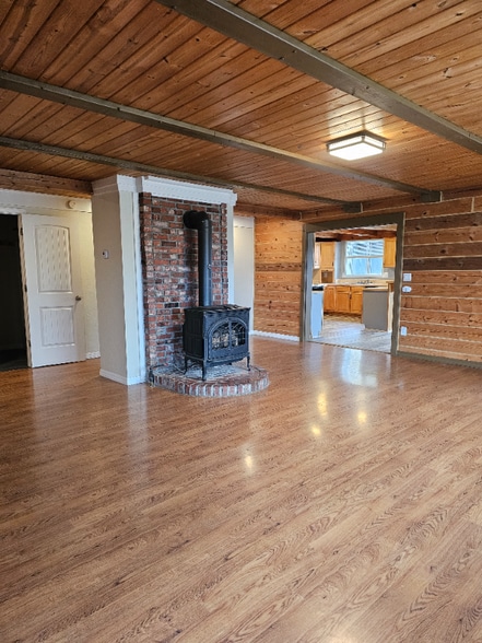 Building Photo - 37 Rung Ln