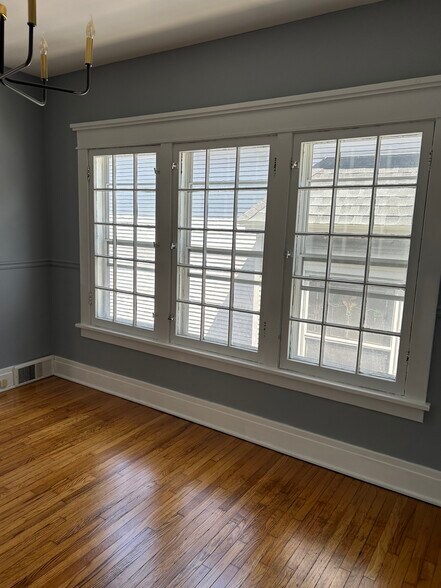 Building Photo - 267 Parkside Ave