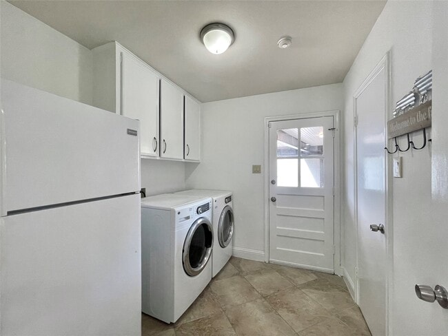 Building Photo - 6210 Queensloch Dr