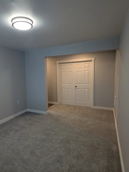 Building Photo - 10515 NE 8th St