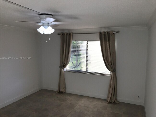 Building Photo - 16521 Blatt Blvd