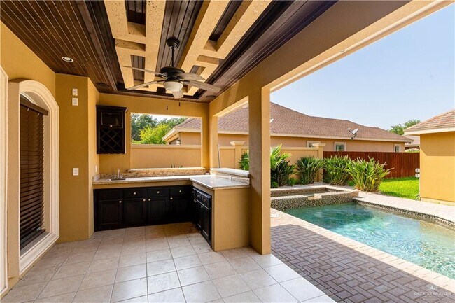 Building Photo - 23 Heron Ct