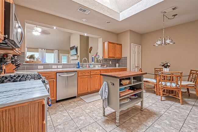 Building Photo - 1803 Moston Dr