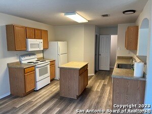 Building Photo - 11110 Dewberry Field