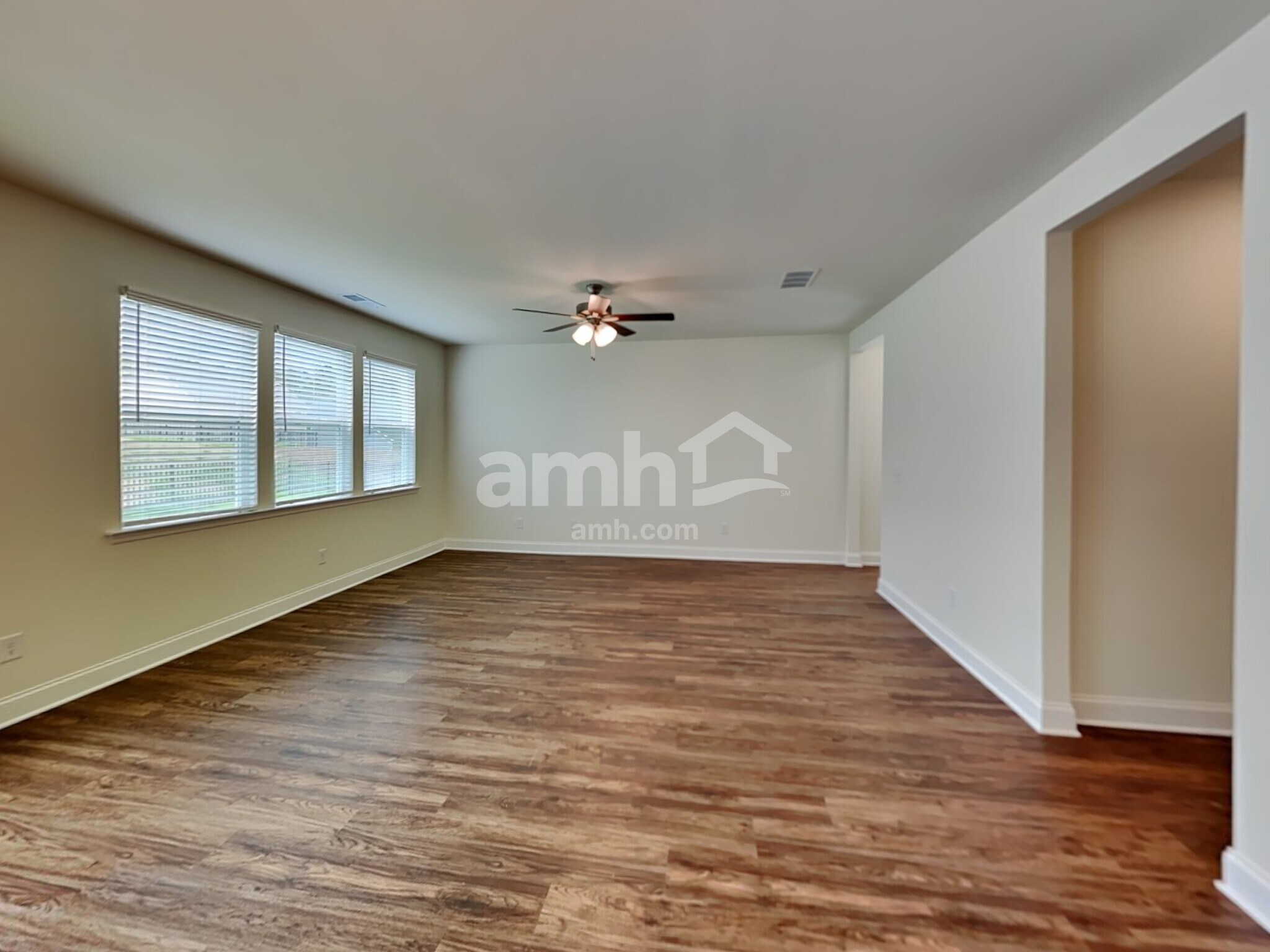 Building Photo - 597 Slew Dr