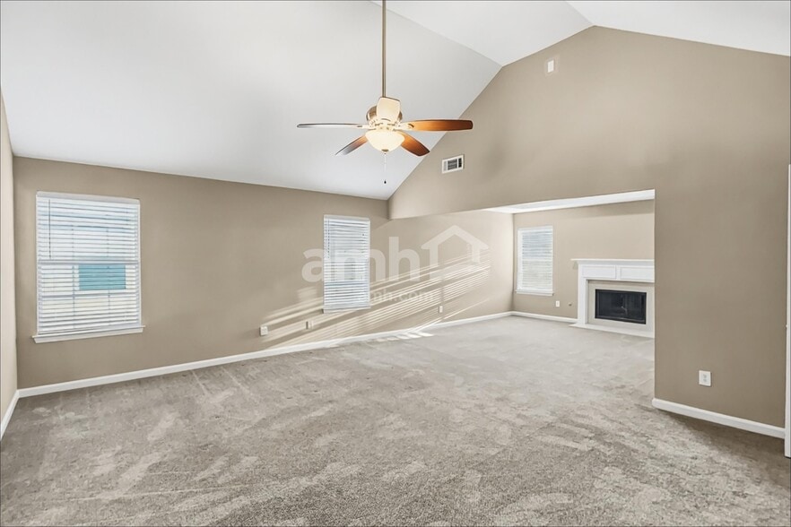 Building Photo - 4975 Hopewell Manor Dr