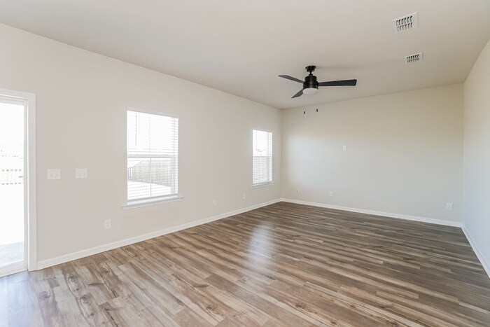 Building Photo - 461 Navona Dr