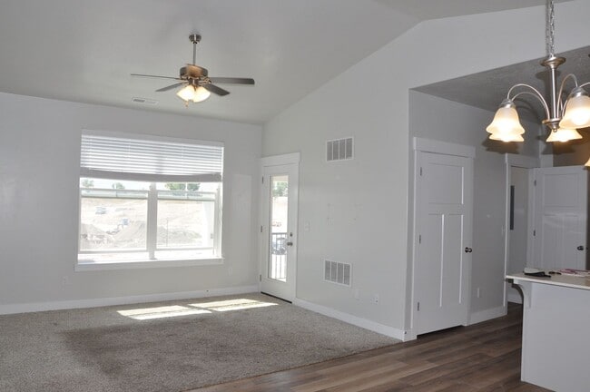 Building Photo - 3 bedroom, 2 bathroom house located in the desirable area of Saratoga Springs/ Lehi, UT