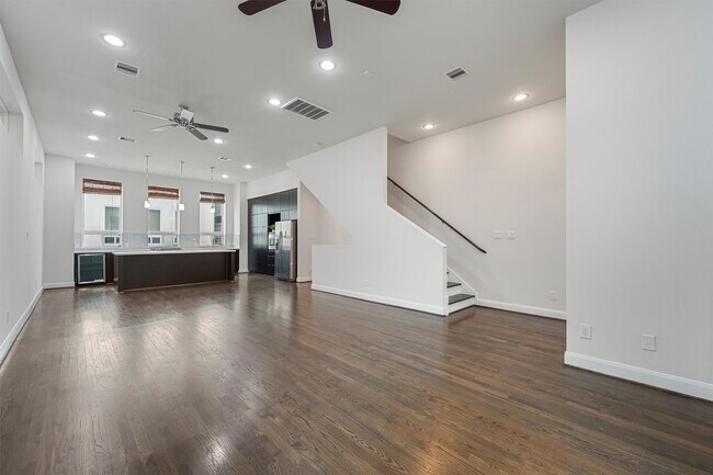 Building Photo - 3141 Leeland St