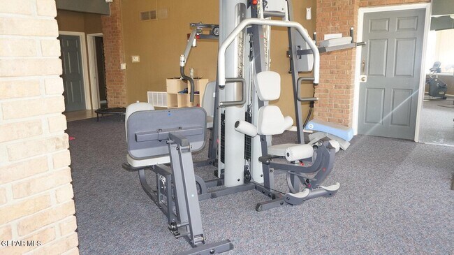 Building Photo - 4433 N Stanton St