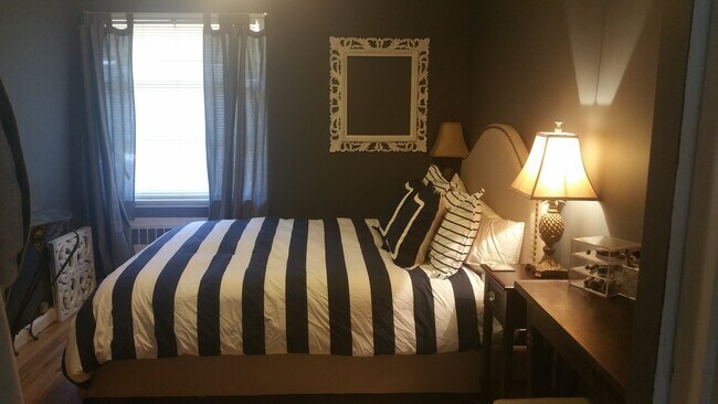 Building Photo - 6578 5th Ave NE