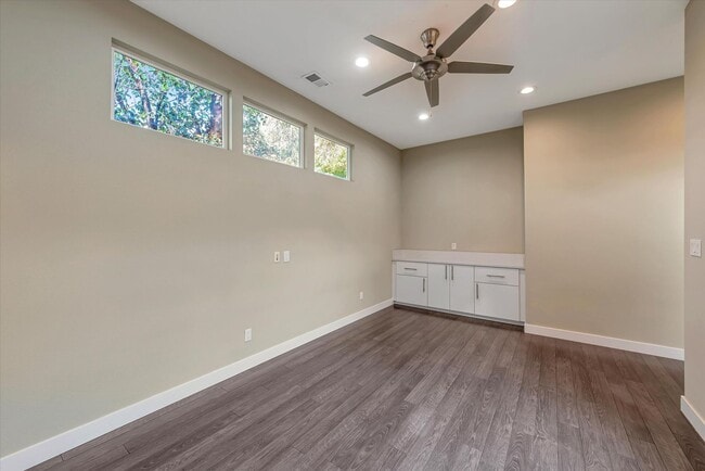 Building Photo - Modern Elegance & Effortless Style l 4BR Santa Clara Home