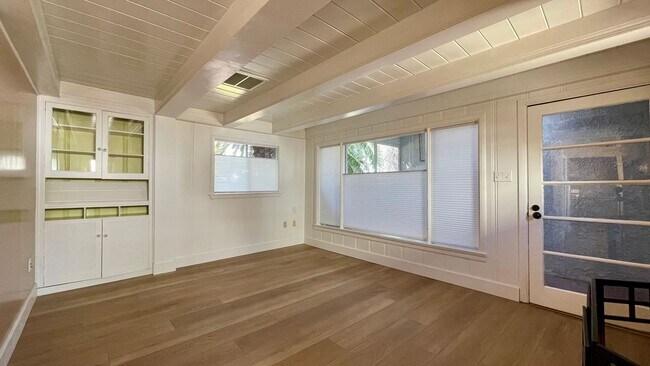 Building Photo - 1453 Lizzie St