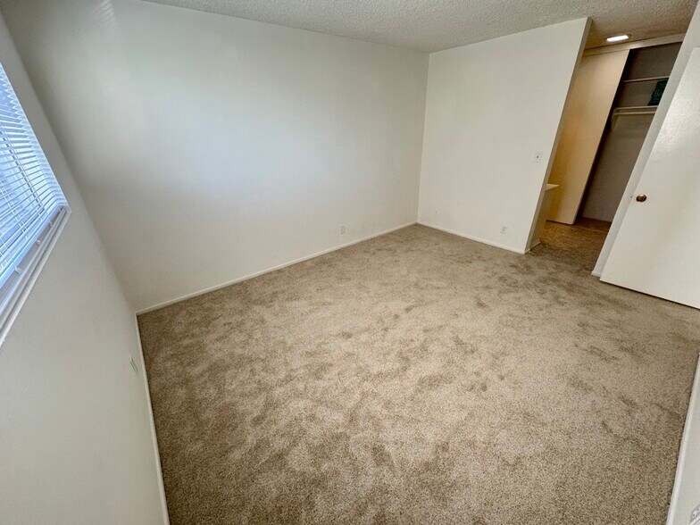 Building Photo - 5858 S Pacific Coast Hwy