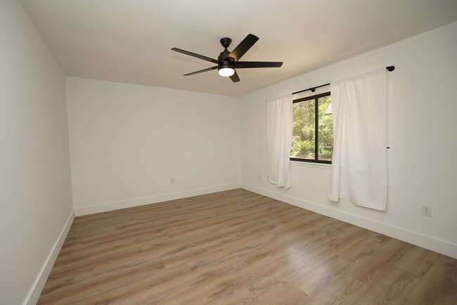 Building Photo - Updated Home in Rocky Bayou