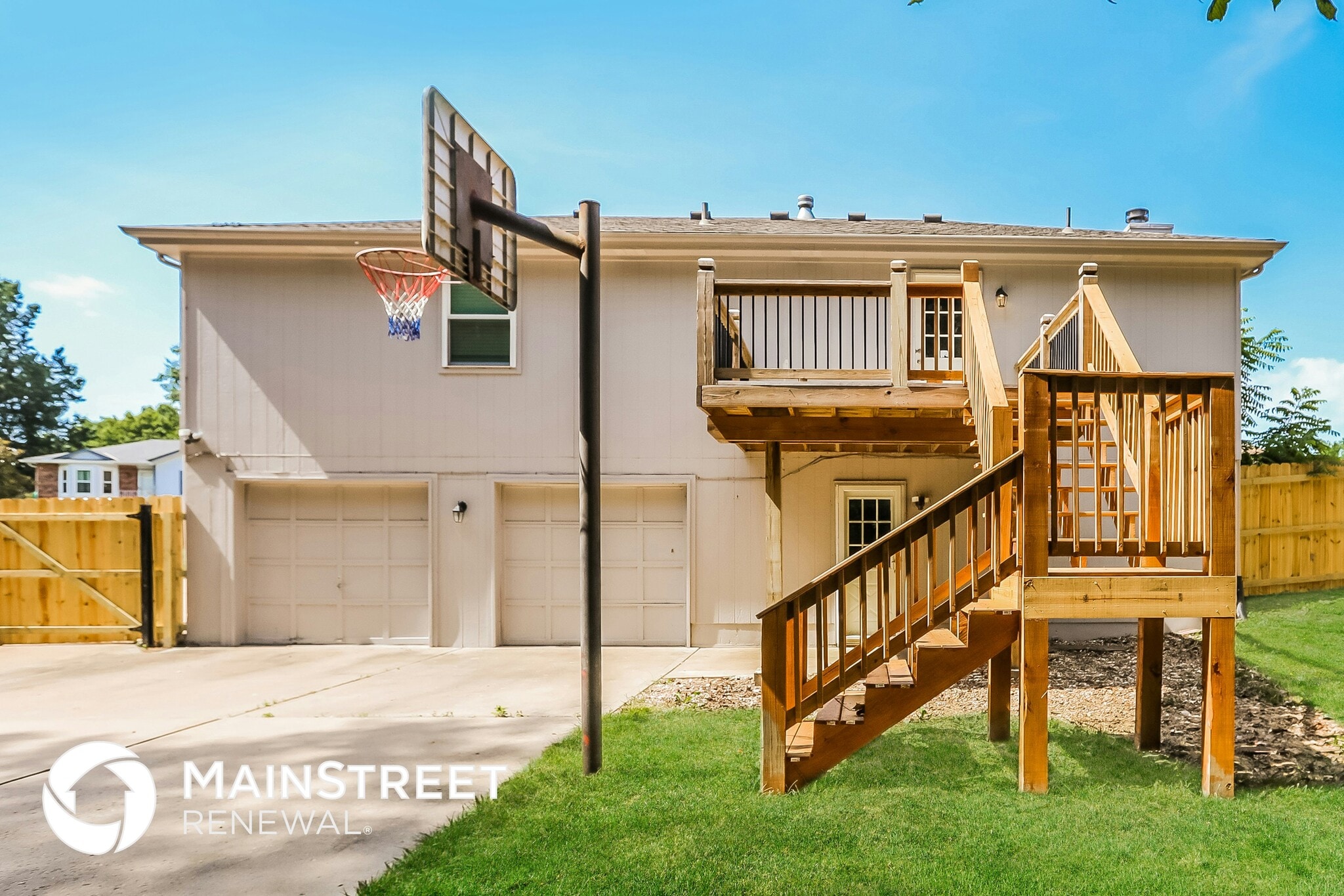 Building Photo - 1104 NE Lindsay Ave