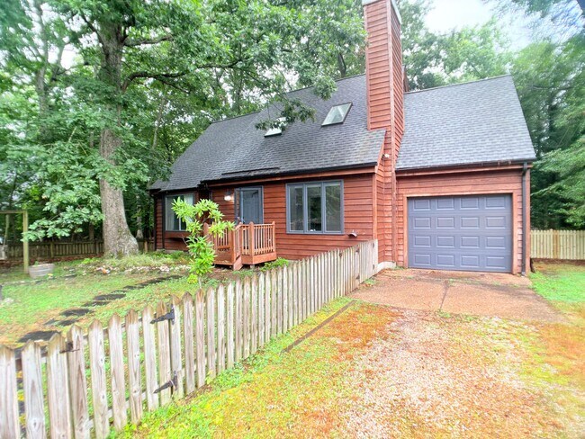 Primary Photo - Charming, large wooded lot.