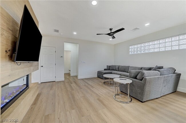 Building Photo - 1317 Fox Acres Dr