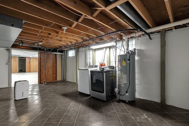 Building Photo - 4959 Woodbriar Pl