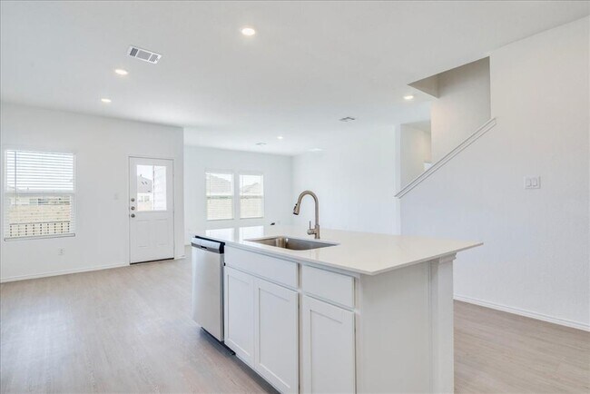 Building Photo - 238 Dreyer