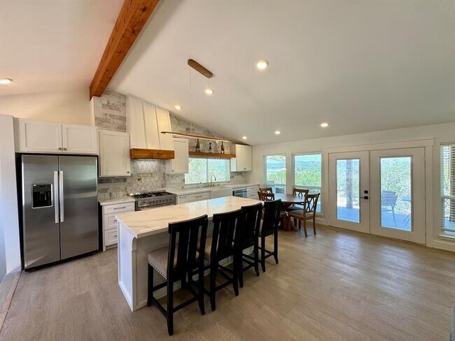 Building Photo - 17210 W Beach Rd