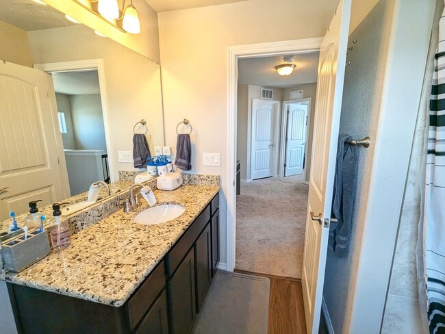 Building Photo - Gorgeous 4 Bedroom 2.5 Bath Home in Bradley Ranch