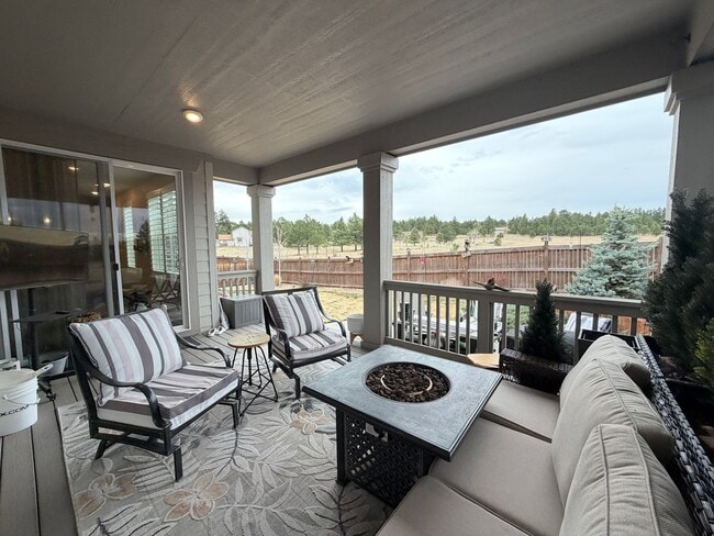 Building Photo - Exquisite Elizabeth Home